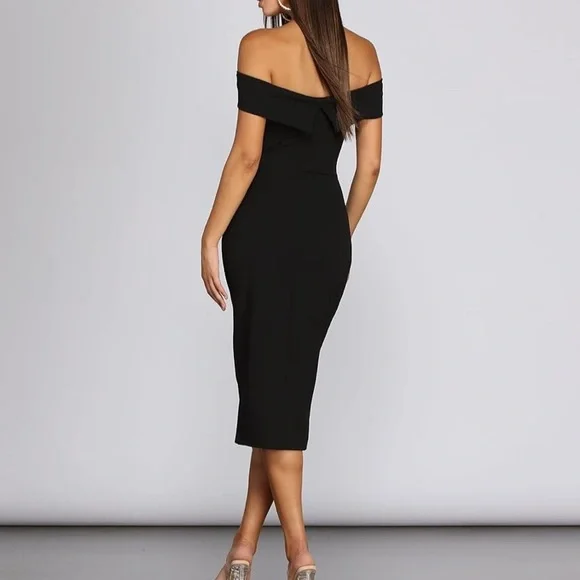 Elegant Black Off-Shoulder Dress - Picture 4 of 8